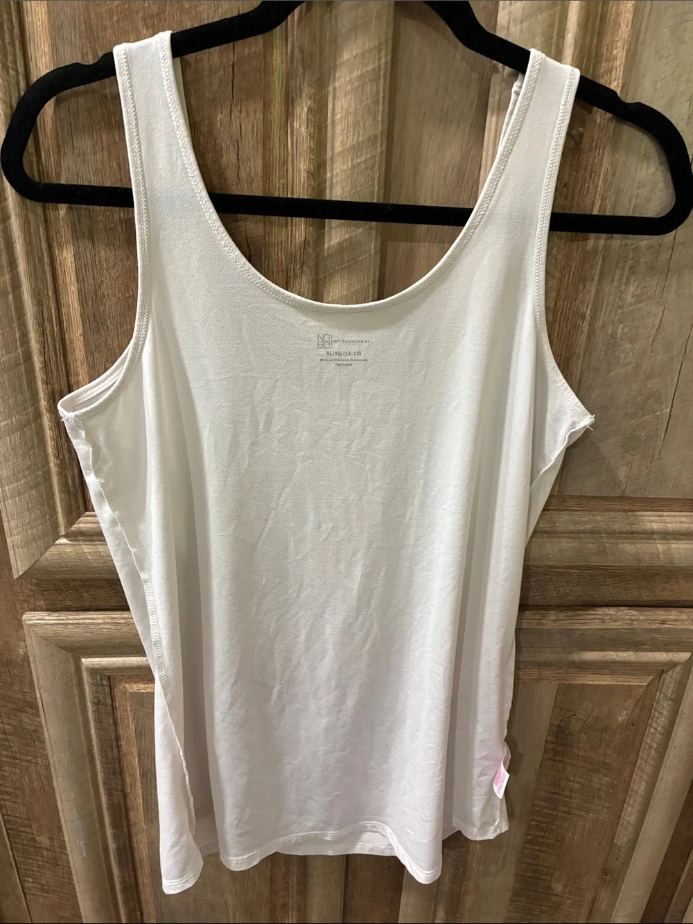 No Boundaries White Scoop Neck Tank Top - Picture 7 of 9